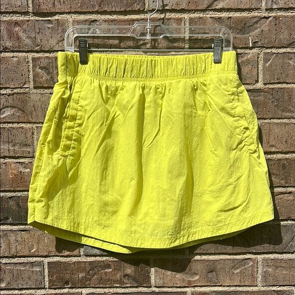 Spyder Dresses & Skirts - Spyder Women’s Bright Neon Yellow Green Skirt with Shorts Skort Sport Active L